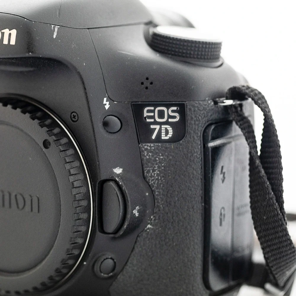 Canon EOS 7D (Body only)
